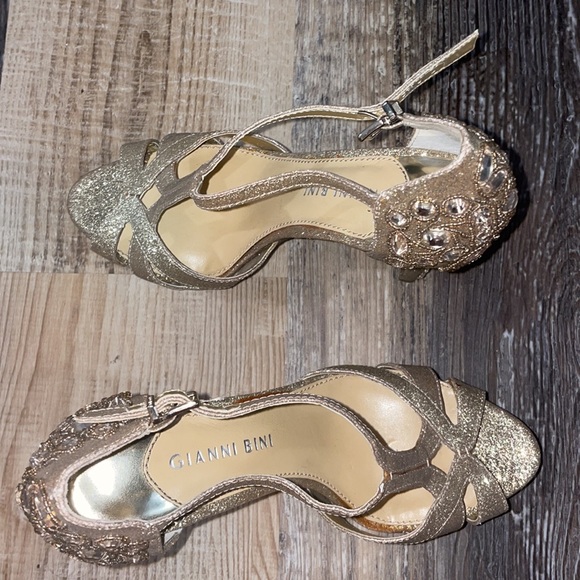 Gold rhinestone heels✨ - Picture 4 of 5